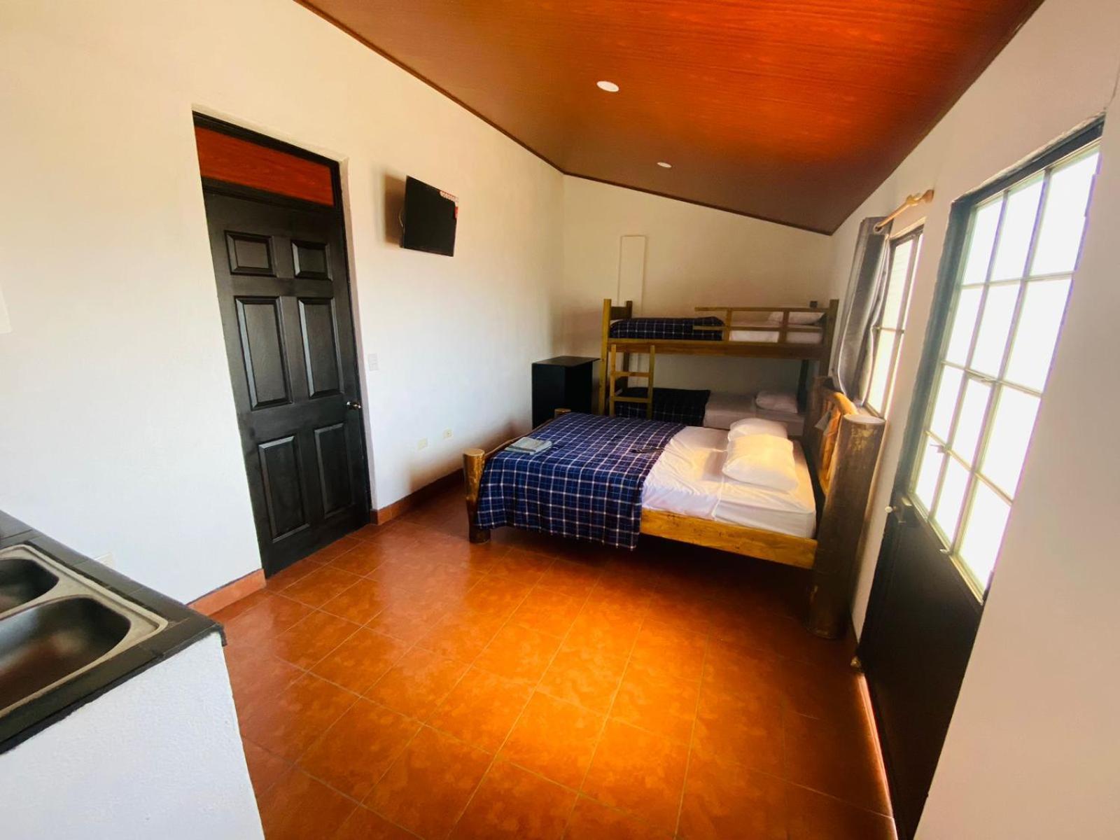 Hostal 17-52 Ciudad Guatemala Eksteriør billede