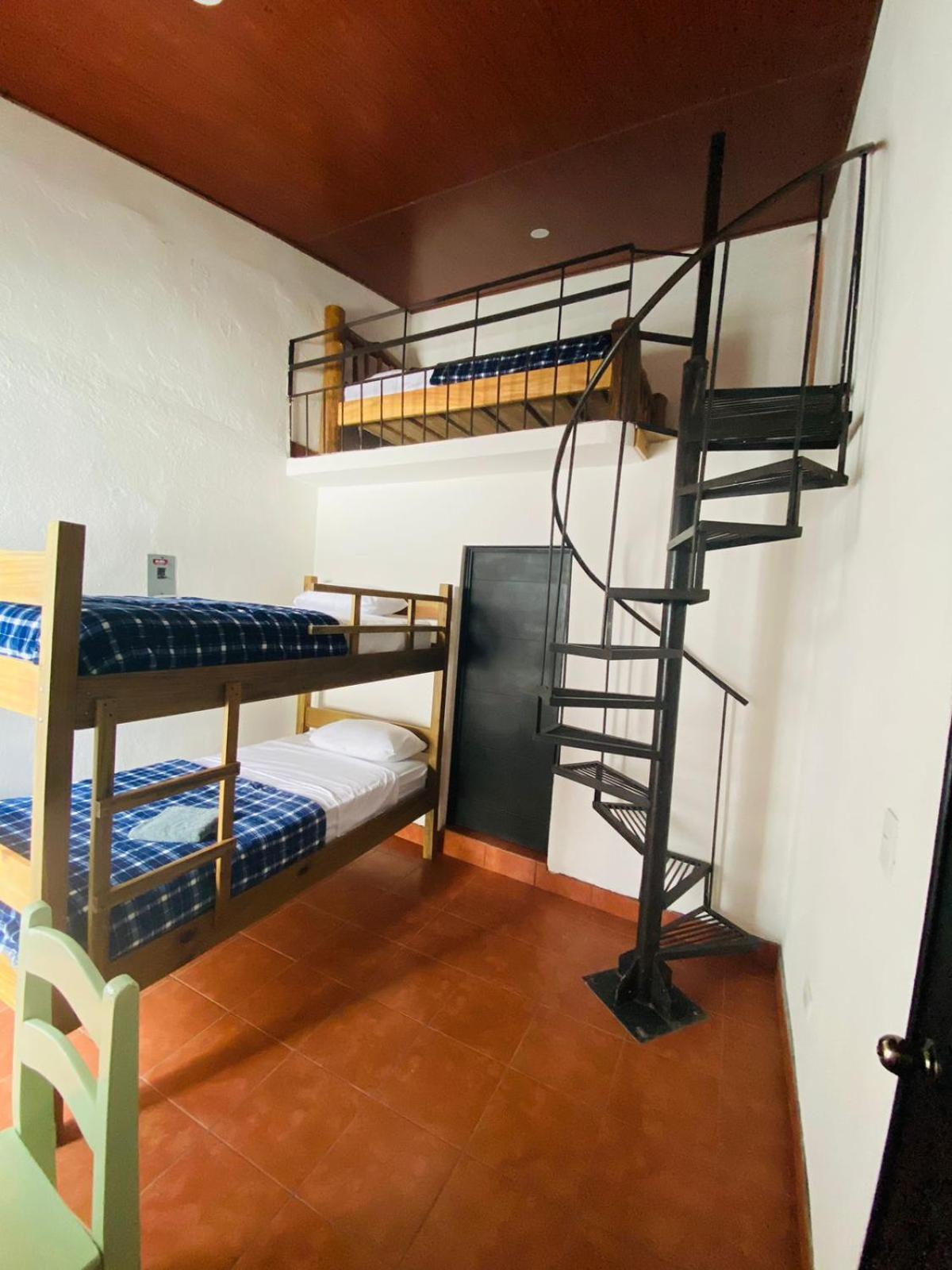 Hostal 17-52 Ciudad Guatemala Eksteriør billede