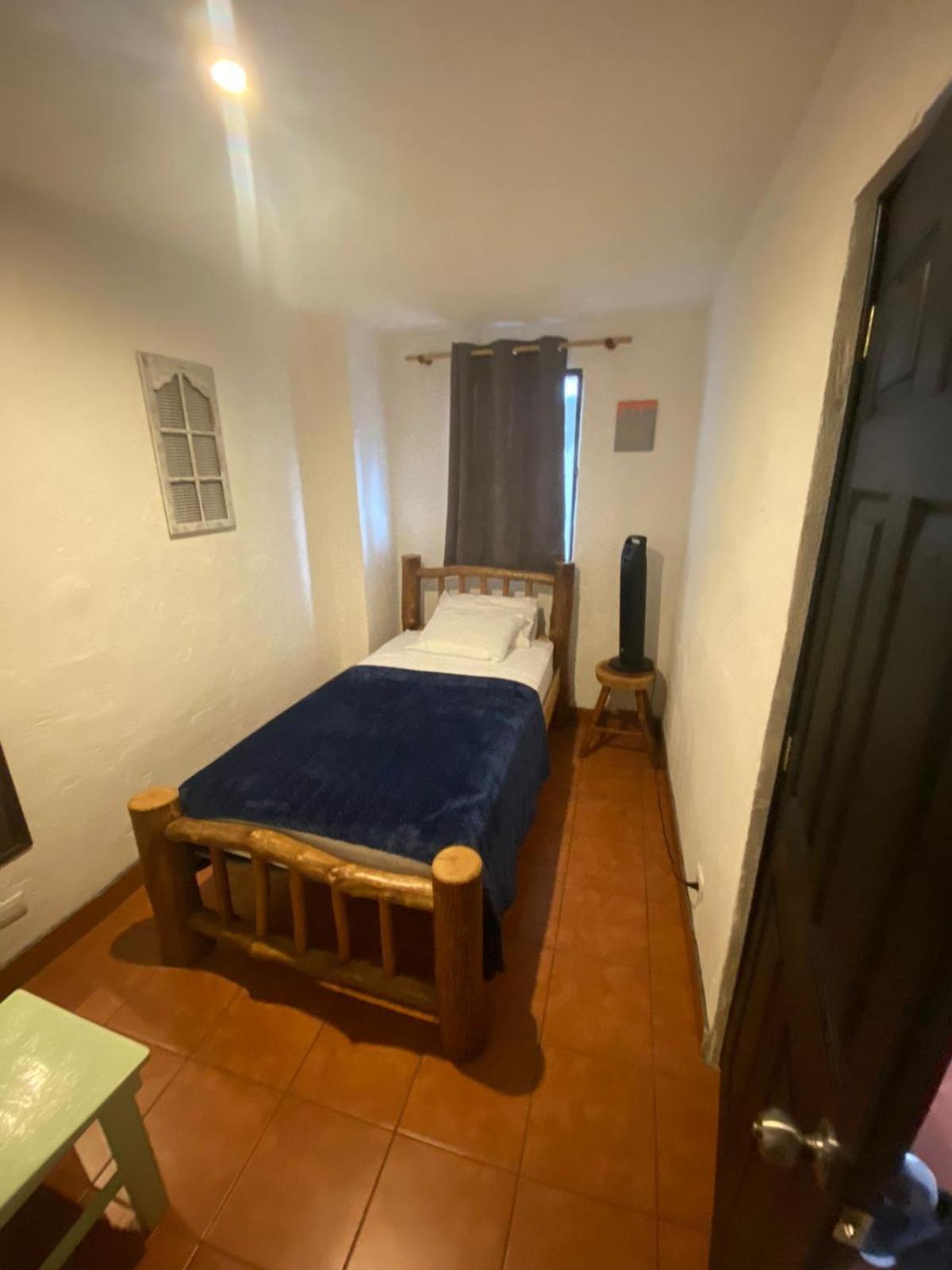 Hostal 17-52 Ciudad Guatemala Eksteriør billede