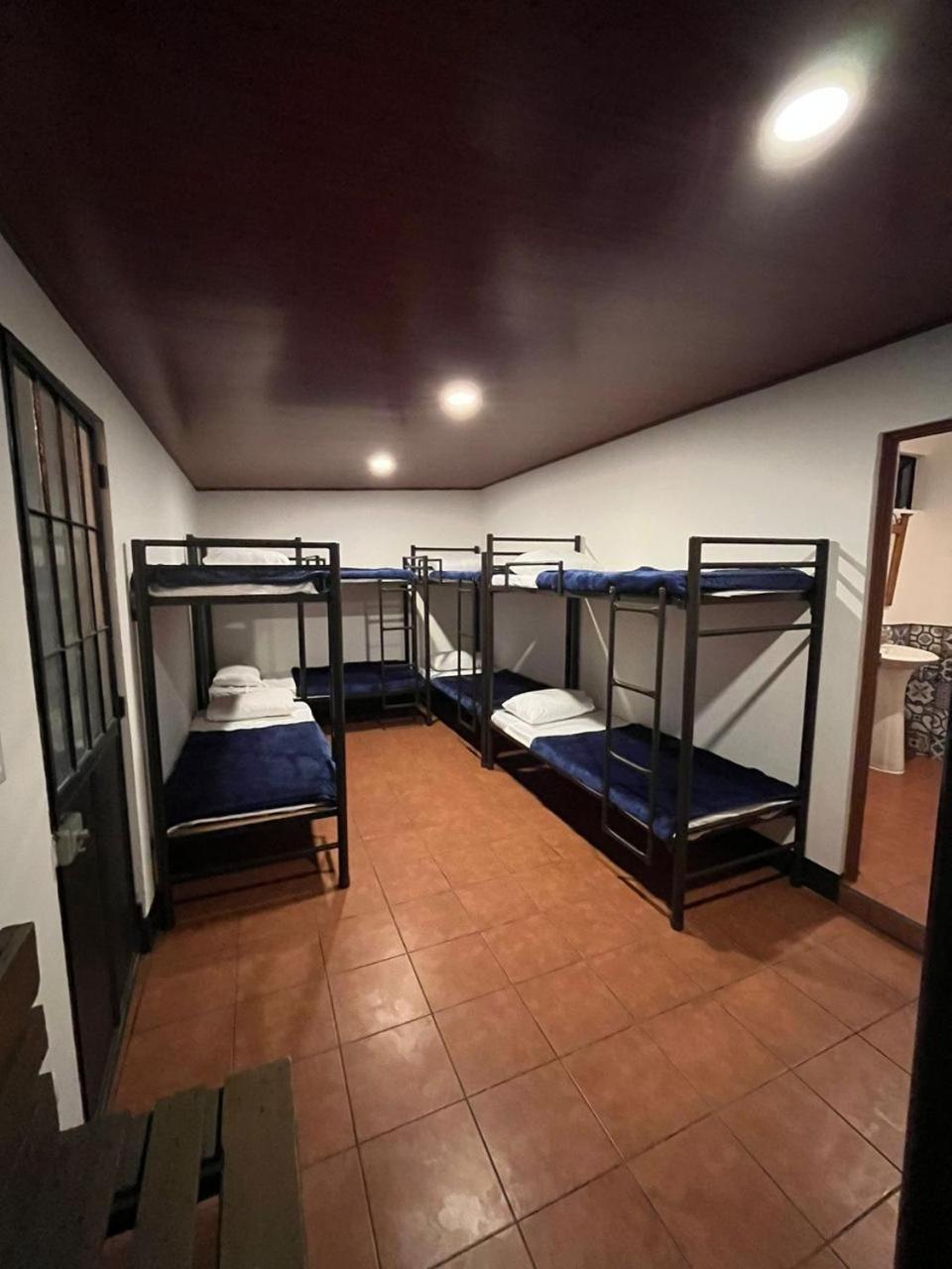 Hostal 17-52 Ciudad Guatemala Eksteriør billede